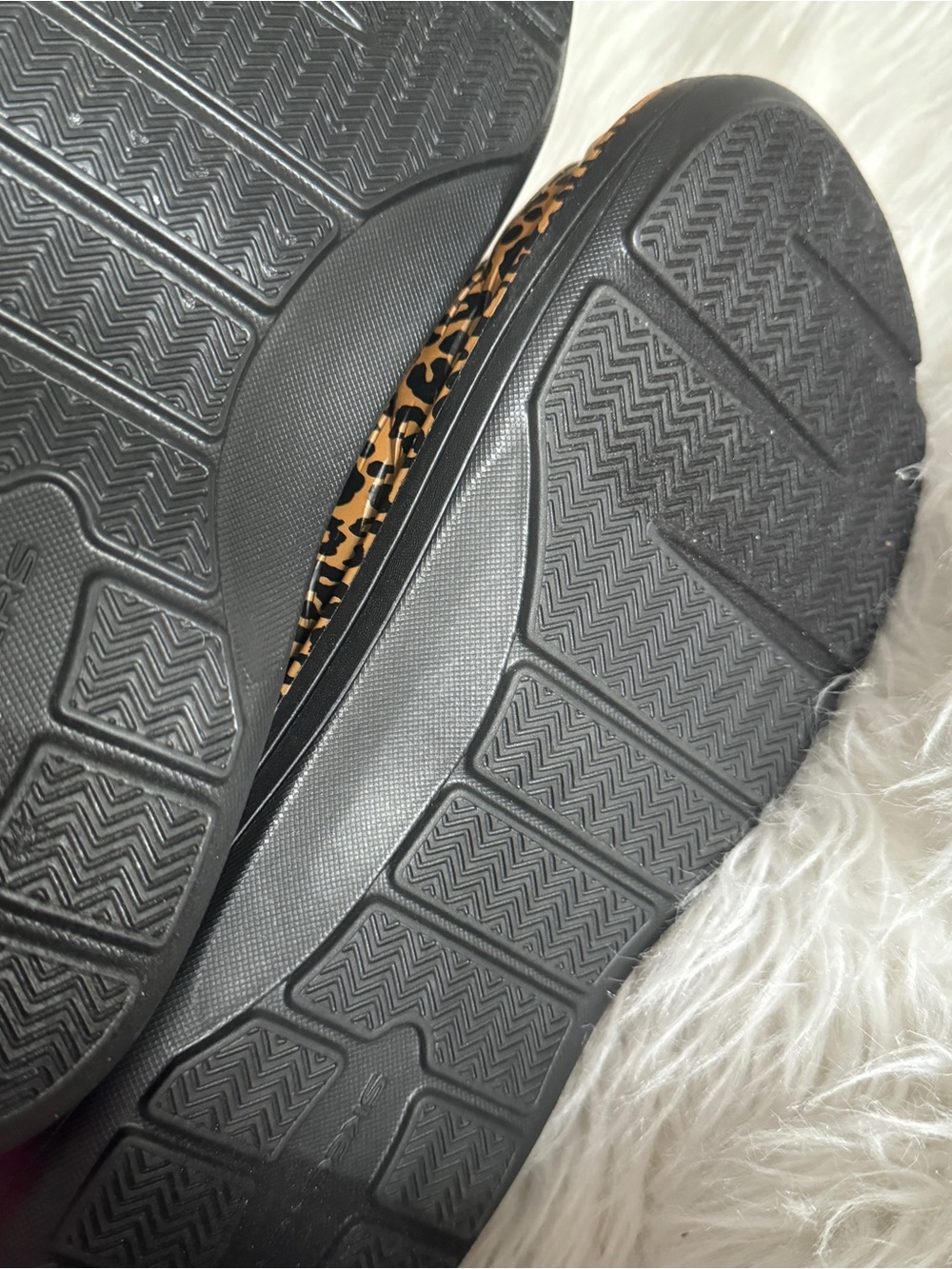 Like New❗️Skechers Brown and Black Cozy Slippers - Picture 6 of 7